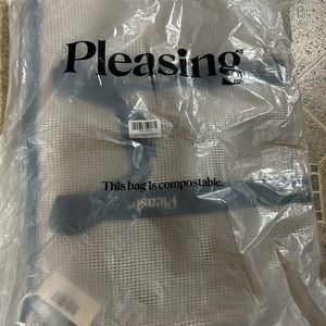 NEW The Pleasing Bag 2.0 in Black & Canvas -New With Tags